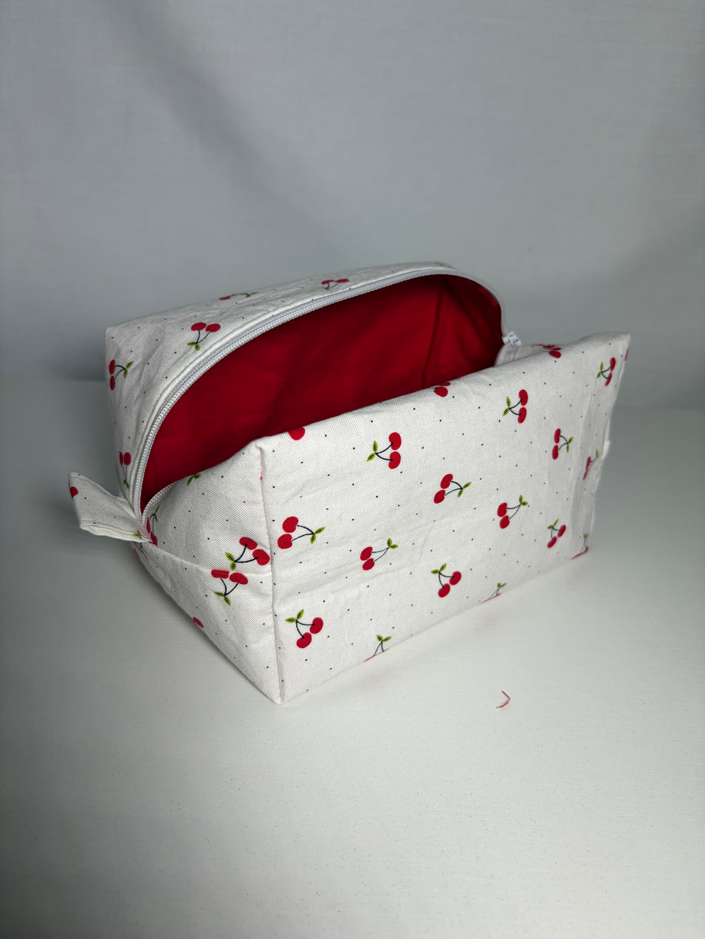 M White Cherries