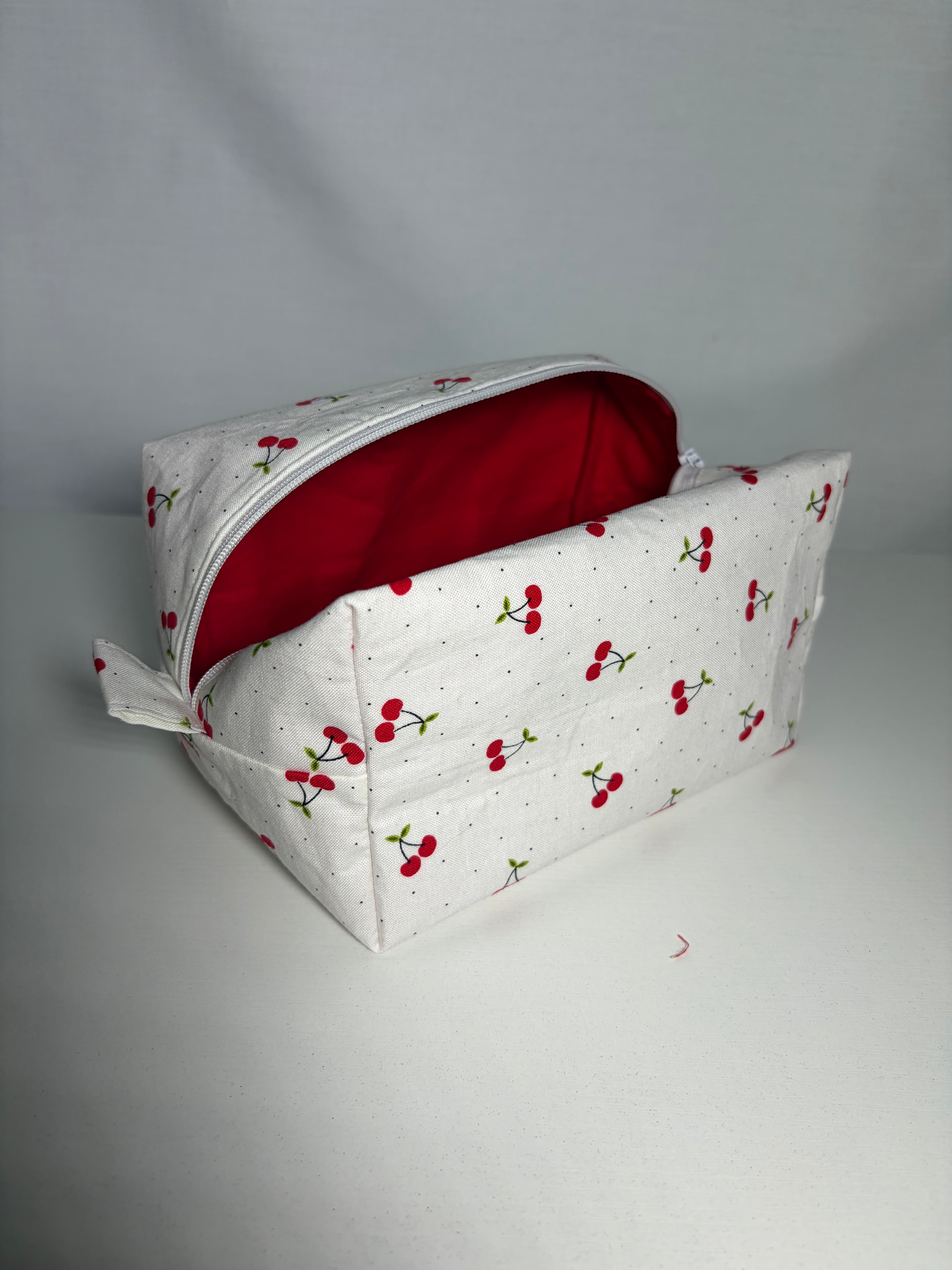M White Cherries